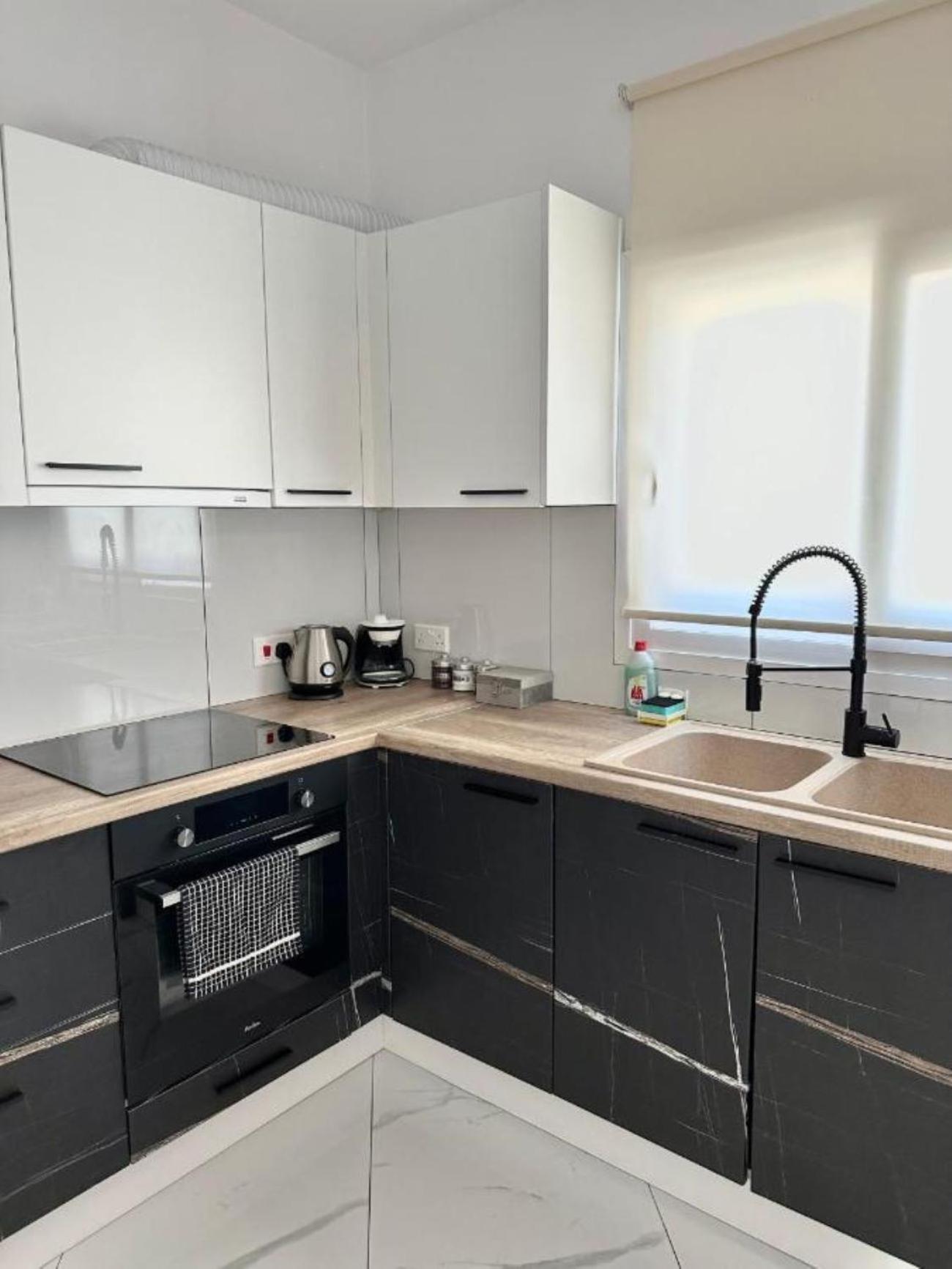 H&o Boulevard Breeze Apartment! Appartement *